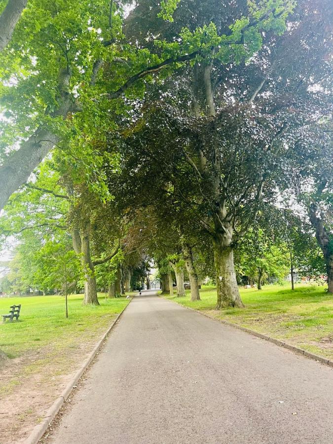 Вилла Tanglewood House Abergavenny With Private Parking Экстерьер фото